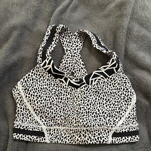 Stylish Black and White Women's Sports Bra